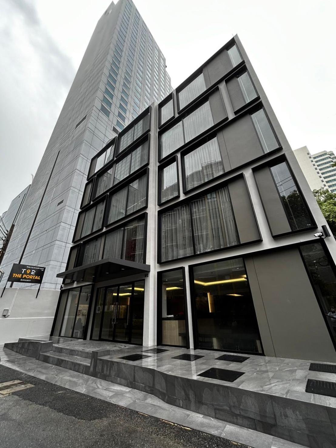 T2 The Portal Sukhumvit Banguecoque Exterior foto